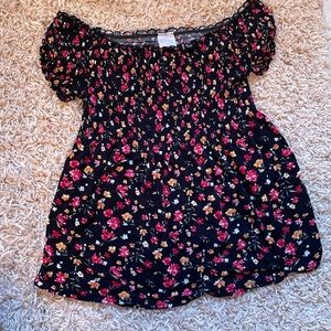 Small No Boundaries floral shirt